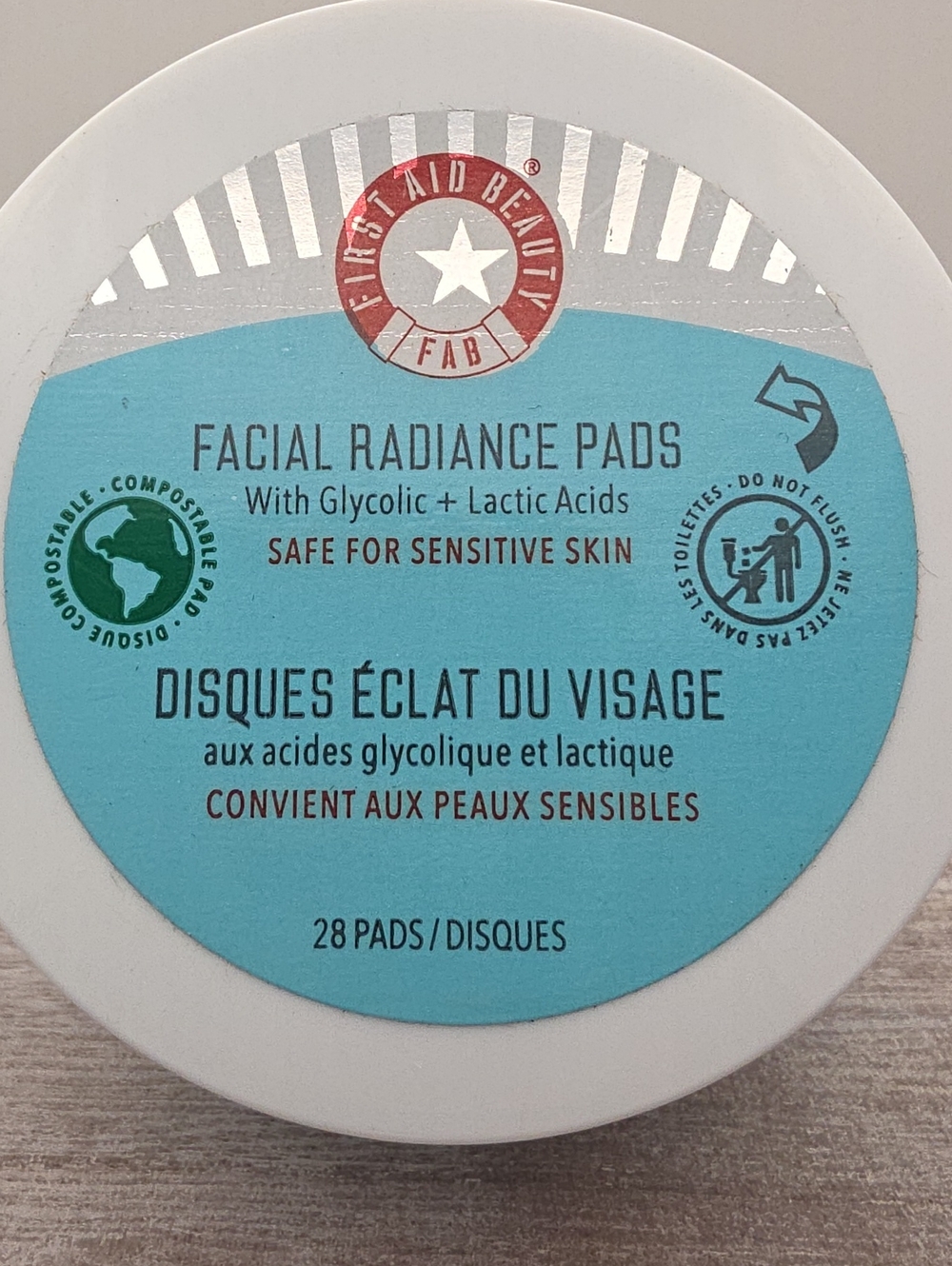 First Aid Beauty Facial Radiance Pads - Turquoise & White